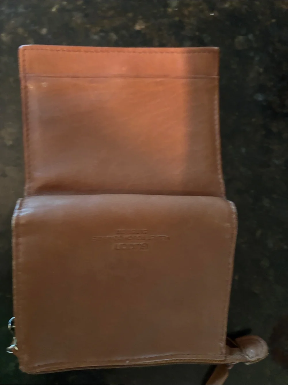 Buxton compact pouch